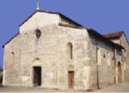 Facciata della chiesa romanica dei SS. Pietro e Paolo
